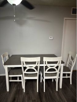 Dining table 4-6 seats