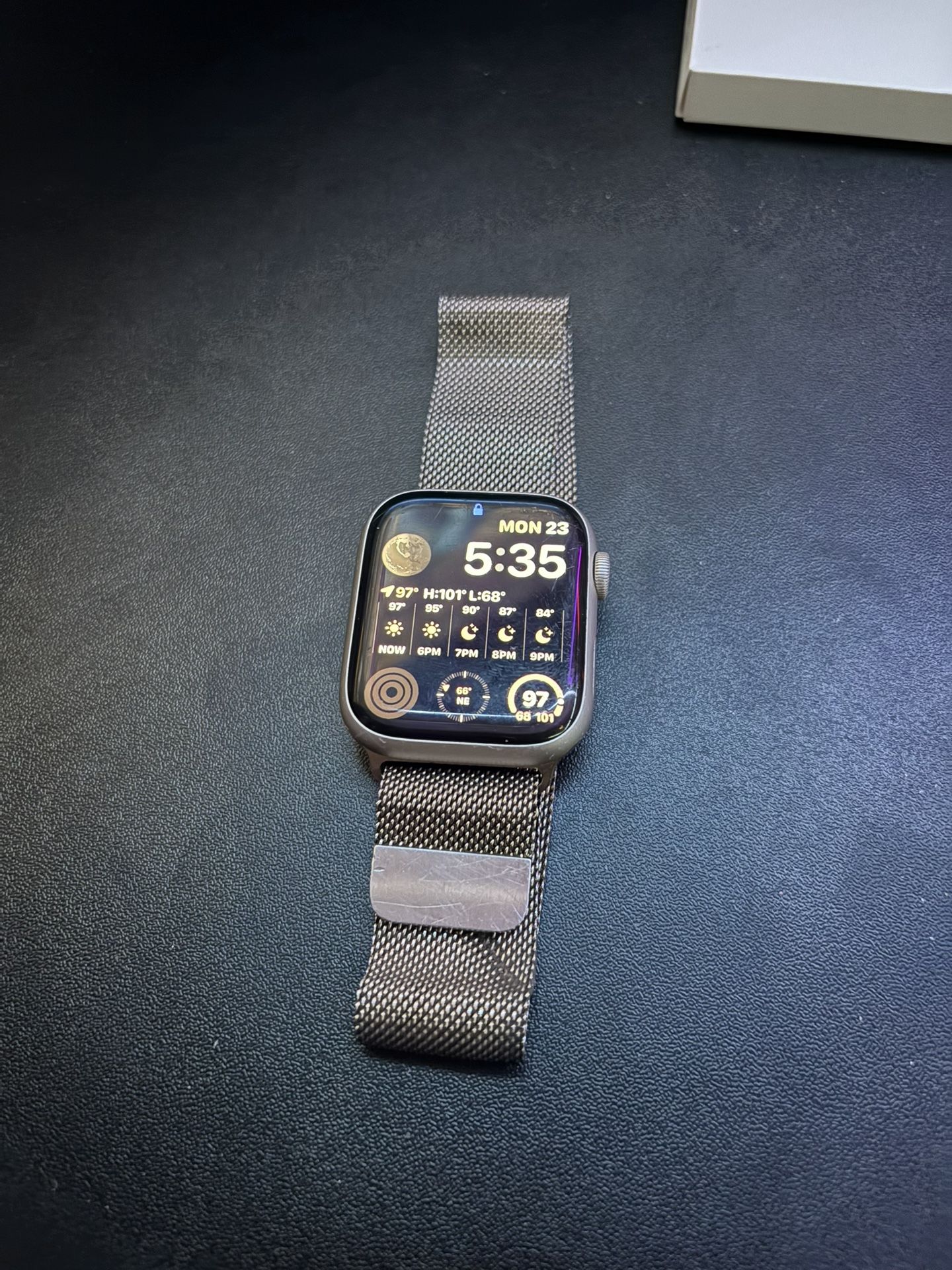 Apple Watch Series 8