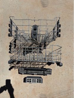 GE upper and lower racks with middle spray arm and spray arm feed tube for model GDF520PGJ5BB dishwasher