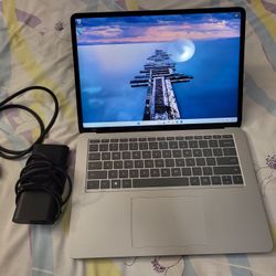 Microsoft Surface Laptop Studio 14" nVidia RTX 3050Ti Intel i7 32GB Ram 1TB SSD Touchscreen Windows PC