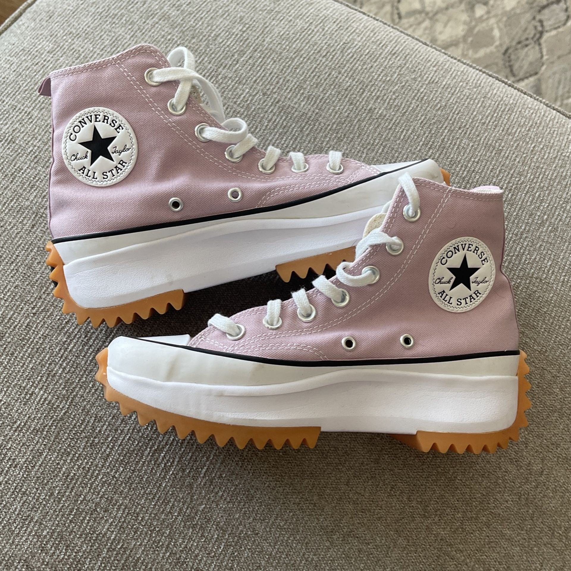 Himalayan Salt Run Star Converse-Size 7