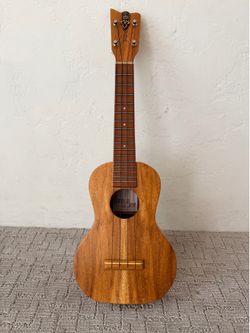 Kamaka HF-2 Concert Tiki Model Ukulele 1971