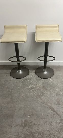 30 inch high two hydraulic chairs 30 inch high two hydraulic chairs