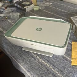 HP DeskJet 2742e – Works Great, Ready for HP Instant Ink