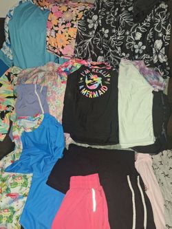 Traje de baño para niña Size 6-8. RECOGER 59ave Osborn. $30 por todo