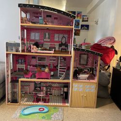 Doll House + Accessories, & Dolls 