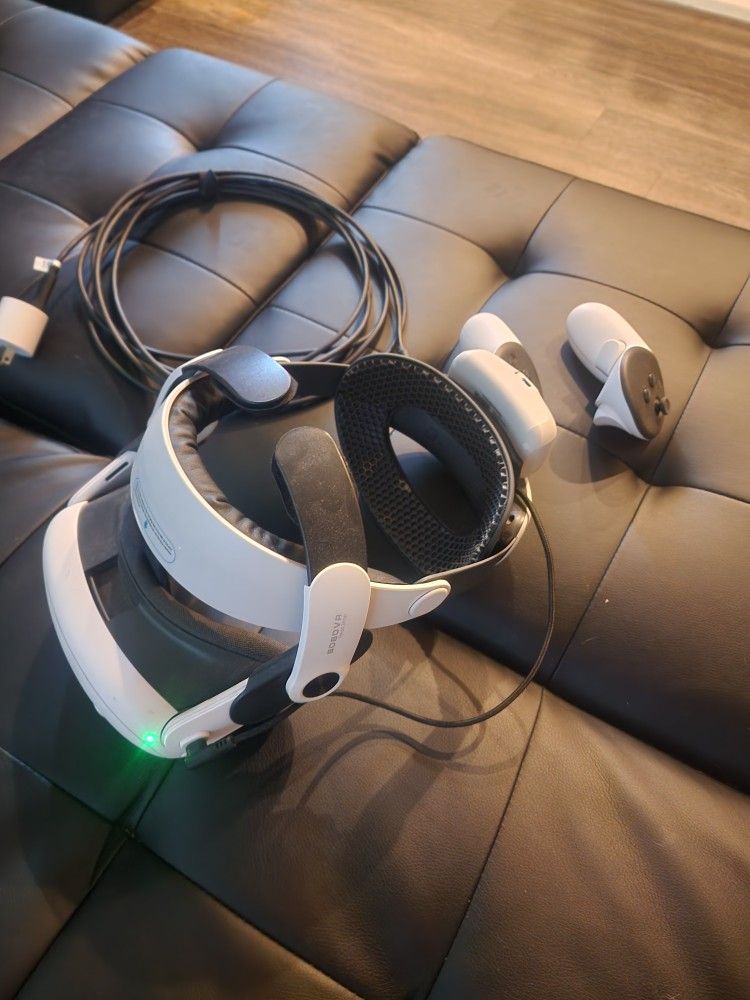 Meta Quest 3 With Bobovr Battery Strap