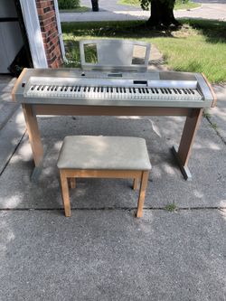 Yamaha DGX 500 With Stand And Bench