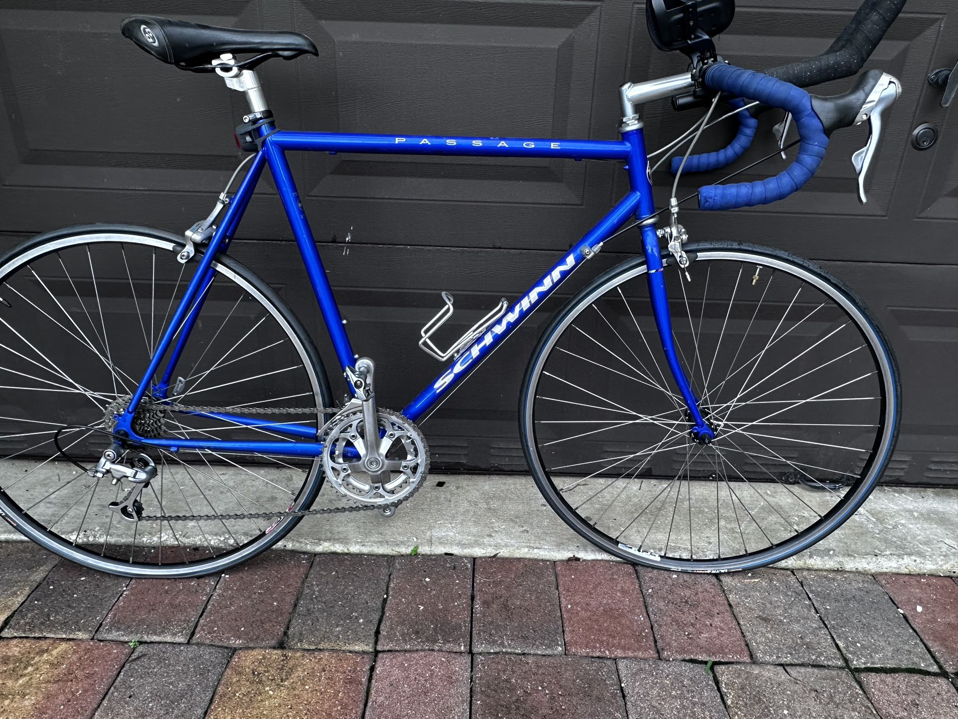 Bikes (3) Cannondale R800, Mangusta 7000 Schwinn Passage - Main Image