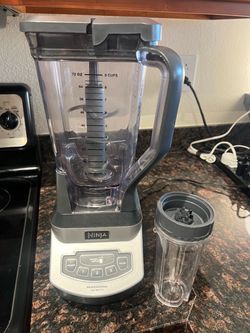 Ninja Professional 1100W Blender + Single Serve Cup – Works Great - $40 OBO