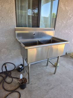 Stainless steel sink