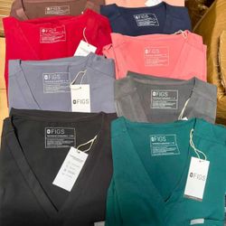 The last 100 full sets of nurse uniforms for wholesale, available on a first-come, first-served basis.