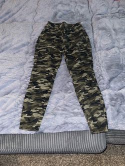 Woman High rise camo pants
