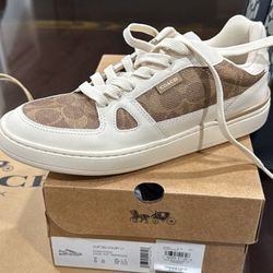 Coach Clip Sig Court LT Khaki/Chalk US 8B - New in Box!