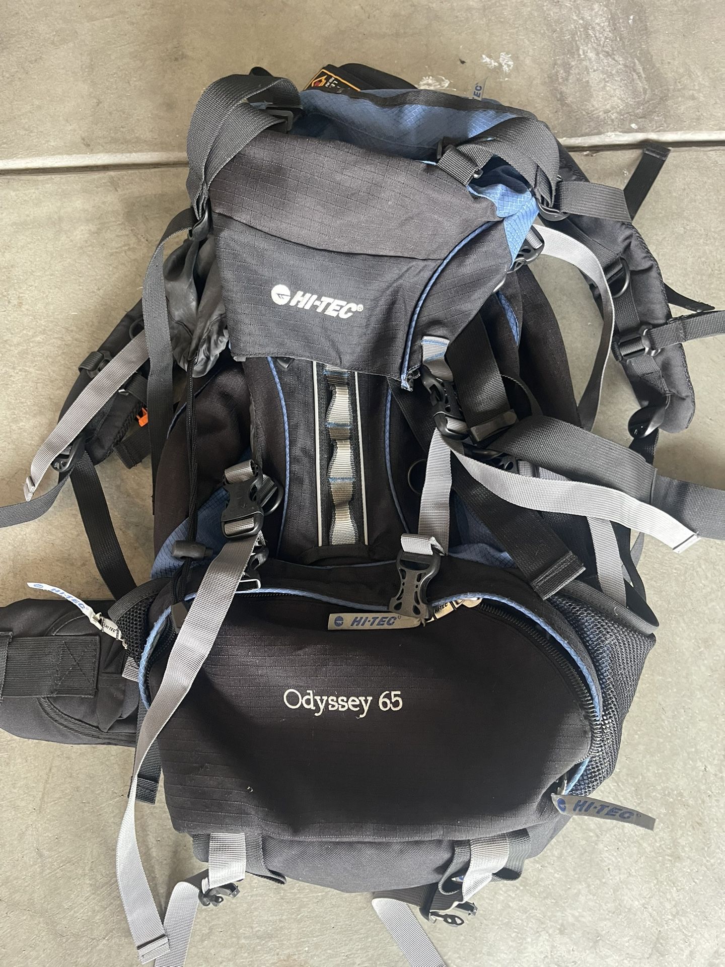 Hi-Tec Odyssey 65 Hiking Backpack