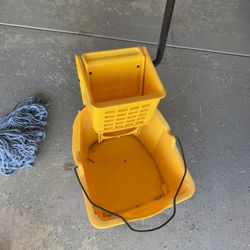 squeeze cleaning bucket
