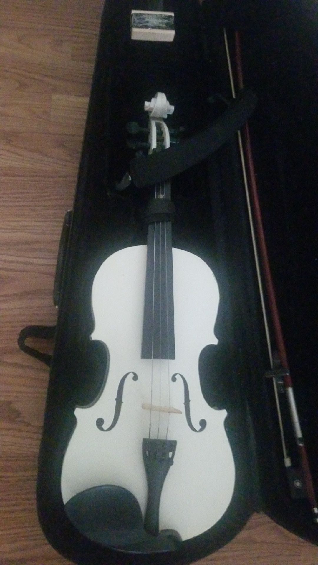 Violin for sell in great condition.Comes with everything.only missing one cord. 21 inches.