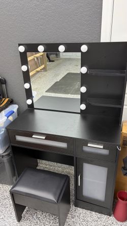 Black Hollywood-Style Vanity Set – Like New