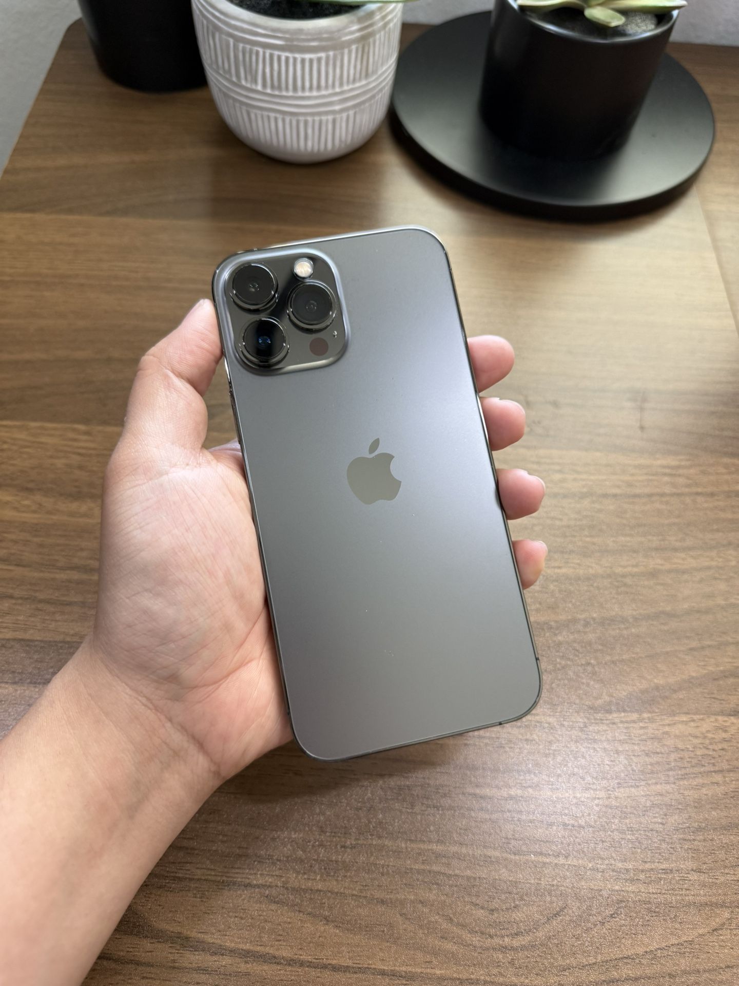 iPhone 13 Pro Max 256Gb Black 🖤 Unlocked To any Carrier *Free Delivery When Purchased At Full Price*