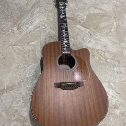 TAKAMINE 6 STRING 