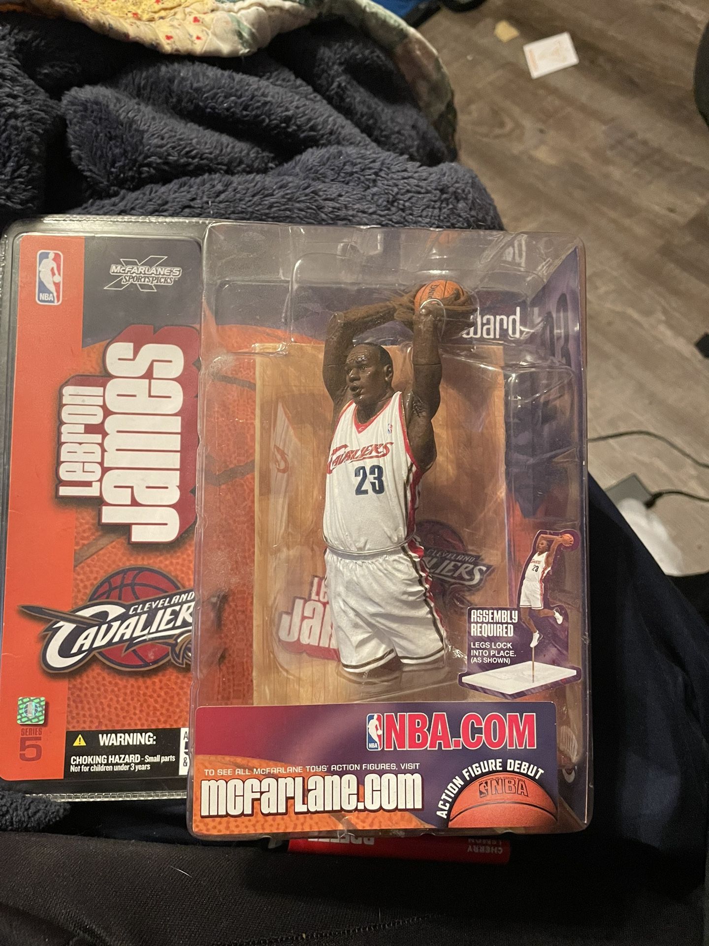 unopened mcfarlanes sports lebron james team cavaliers model