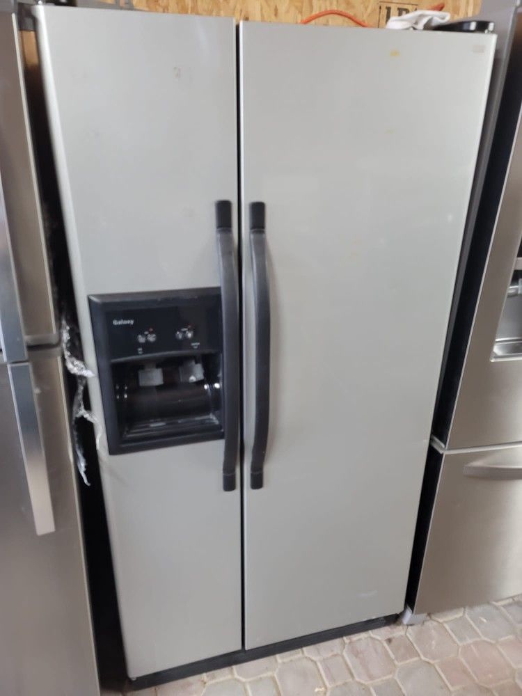 REFRIGERATOR