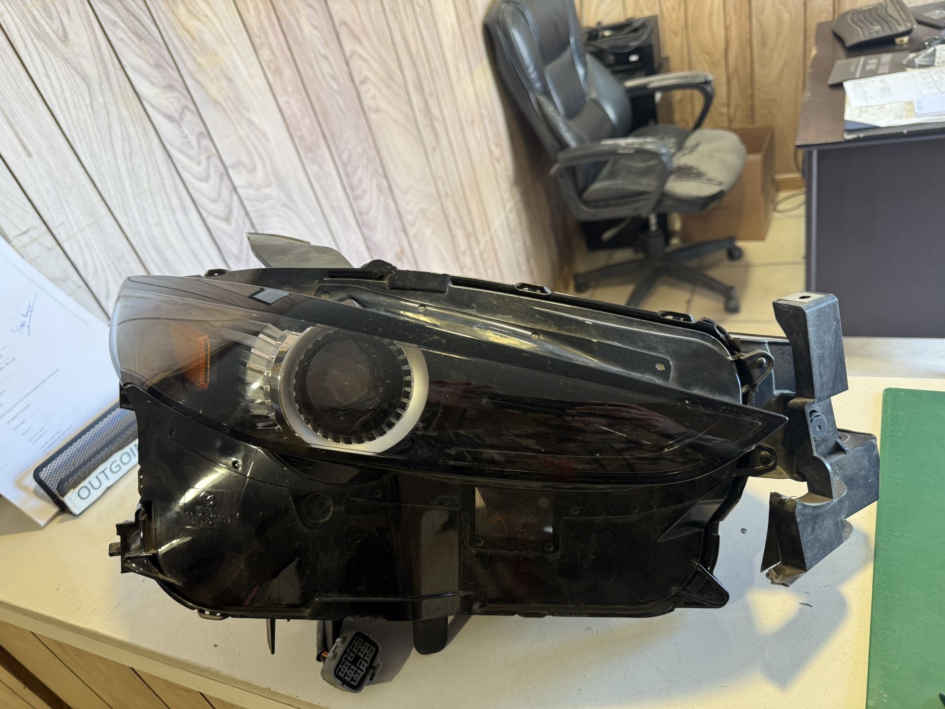 2020-2025 Mazda Cx30 RH Passenger Side Headlamp