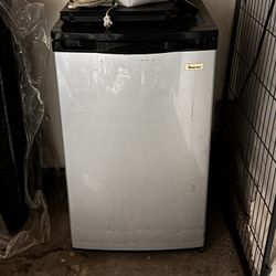 Mini Fridge 