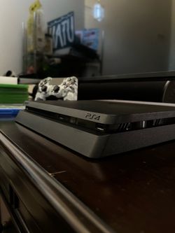 ps4 1TB (Bundle) +Game +grip