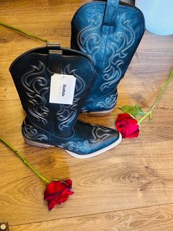 BOTAS NUEVAS SIZE 10  DE MUJER
