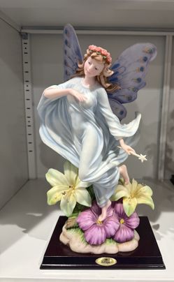 Figurine Decor