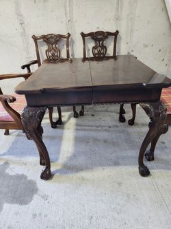 Kitchen Table With 4 Chairs Excellent Condition Has Leave  34x34 High 30 Delivery Available With Extra $$$$$