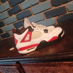 Jordan 4s Red cement , size 9 US