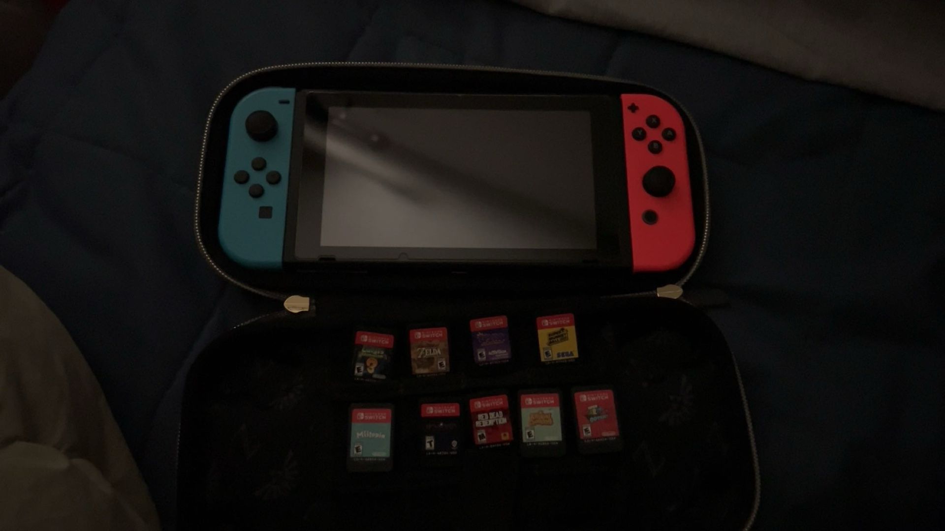 Nitendo switch with Screen Protector, Zelda Case & 9 Games