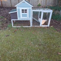Small Chicken Coupe 