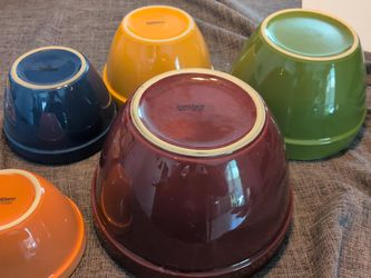 Crate & Barrel Addison Mixing Bowl set (5 PC)