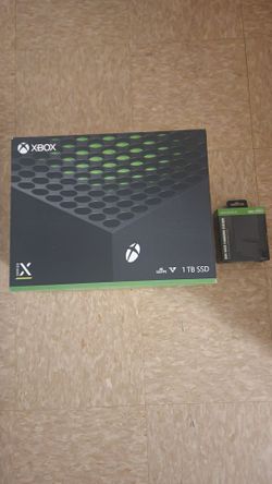 XBOX SERIES X LIKE NEW CONDITION WITH SIDE DOCK CHARGING STATION