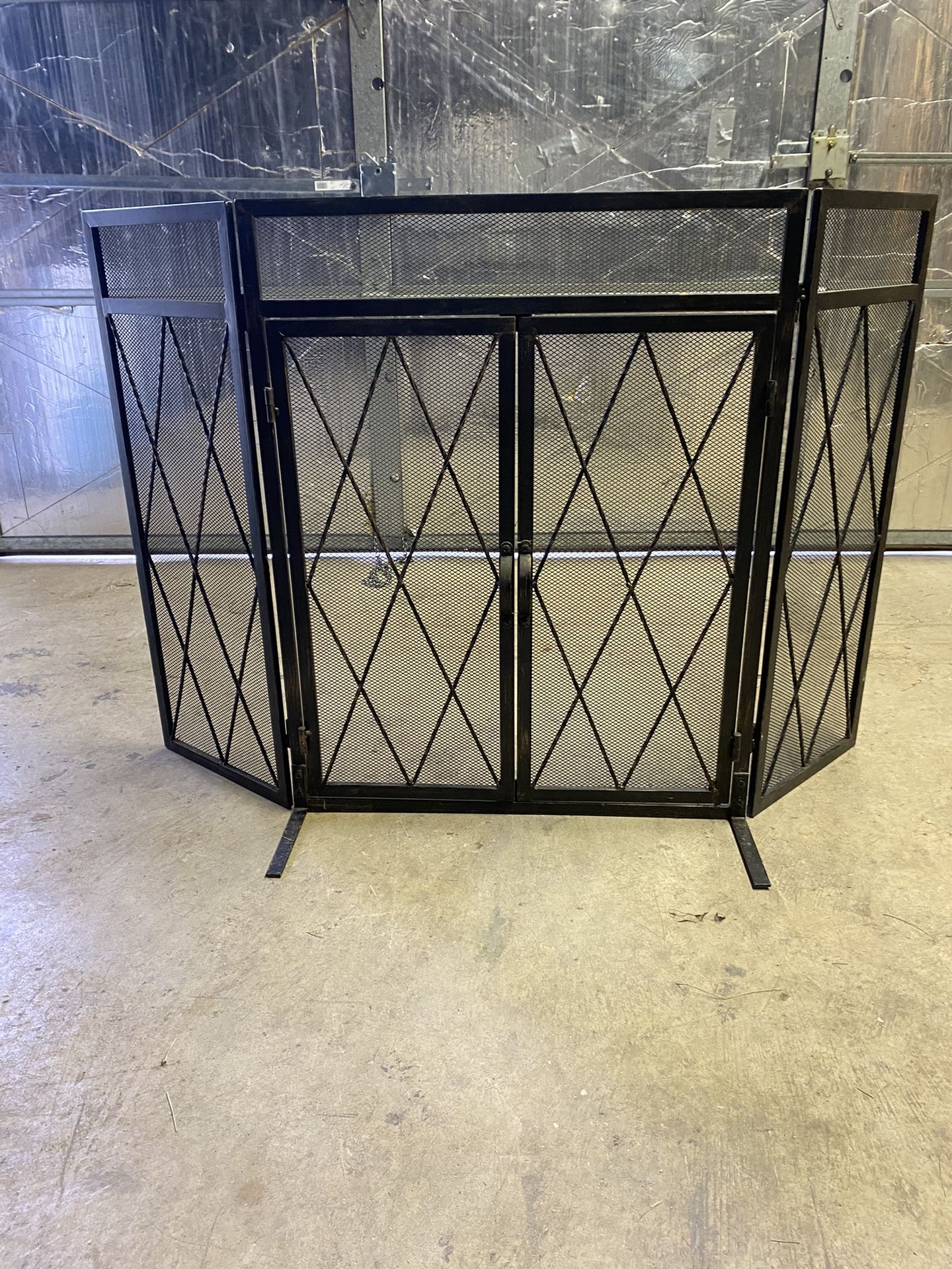 Fireplace screen