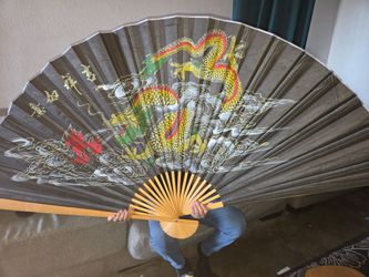 Chinese dragon fan