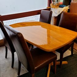 Nice Wood Table And Chairs