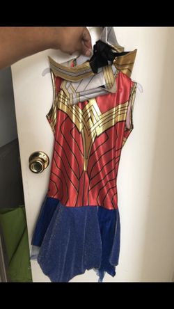 Wonder Woman kid size med (8-10)