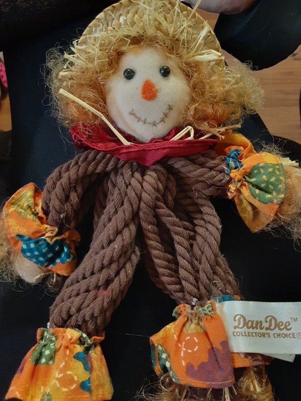 Dandee Scarecrow