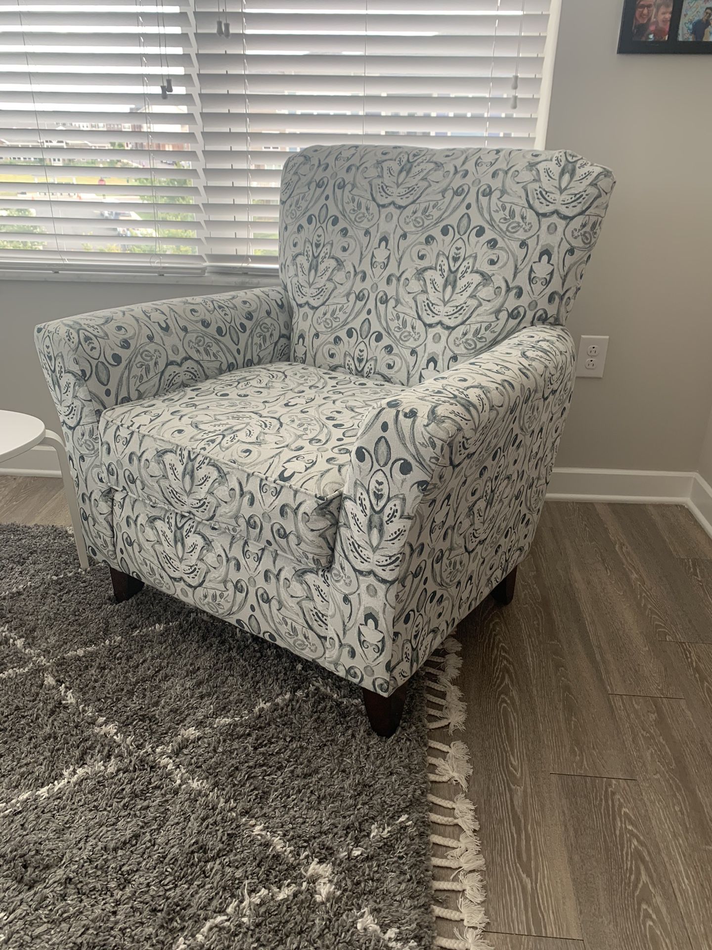 Fabric accent armchair