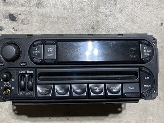 2004 Dodge Ram 1500 OEM Radio