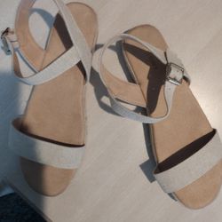 OLD NAVY SANDALS SIZE 11 NEW