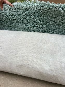 Free 8x10 Rug
