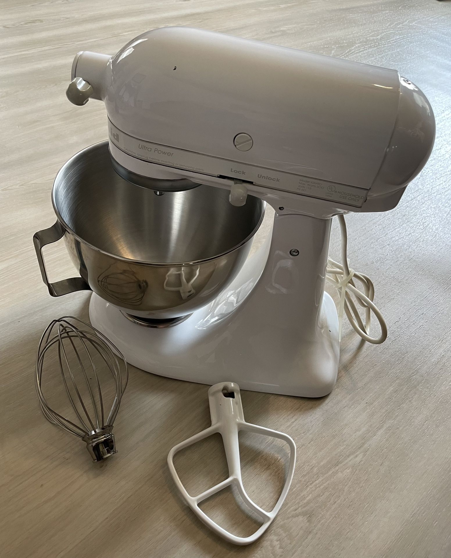 KitchenAid Mixer Tilt-Head 300 Watts 10 Speed w/ Bowl & Attachments KSM90PSWW