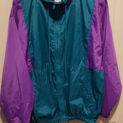 Vintage Windbreaker Jacket w/hood Size: M,  Like New!