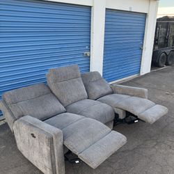 Can Deliver ~ Gray Recliner Sofa 