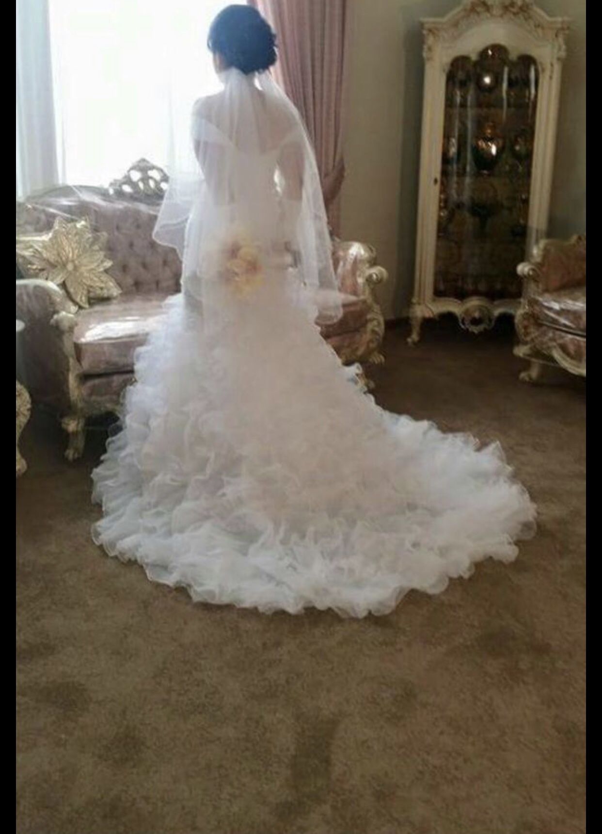 Wedding dress, beautiful clean no damage like a brand-new in-the-box clean clean clean